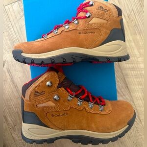 Columbia Newton Ridge Plus Waterproof Amped Hiking Boot (7.5 Wide) NEW!